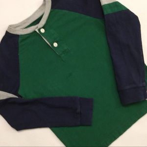 🎄GAP KIDS BOY’S LONG SLEEVE TEE SIZE 6/7